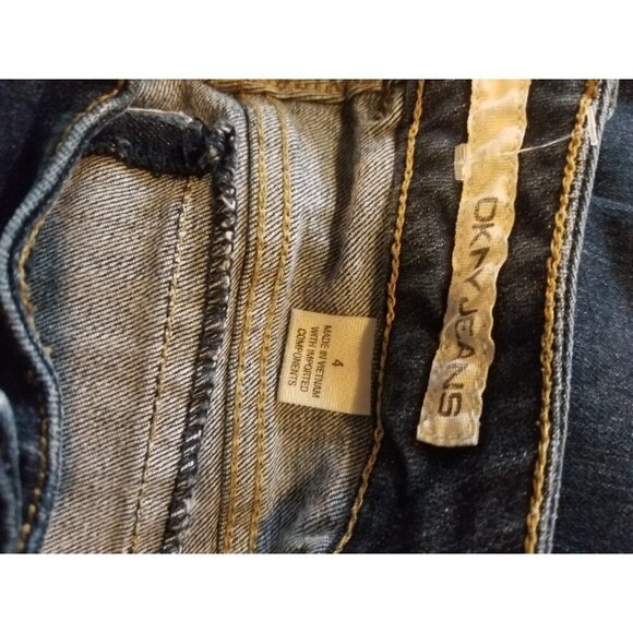 3/$25 DKNY Size 4 Blue Jean Shorts - Picture 4 of 5